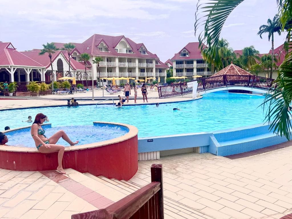 Piscine de la résidence Cœur d'Hibiscus à Sainte-Luce, Martinique